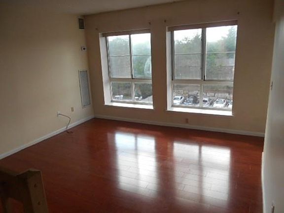 4th image of 160 Burkhall St Unit 408
