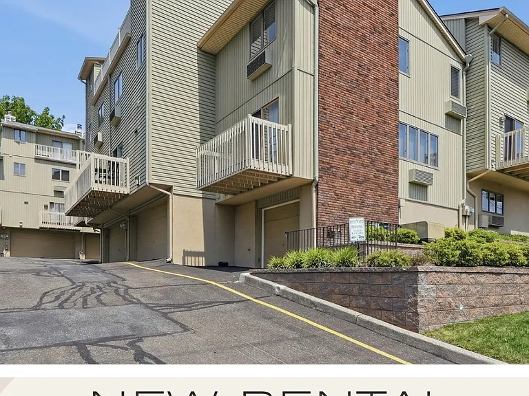 1 Coles Ave #1C — Photo 1