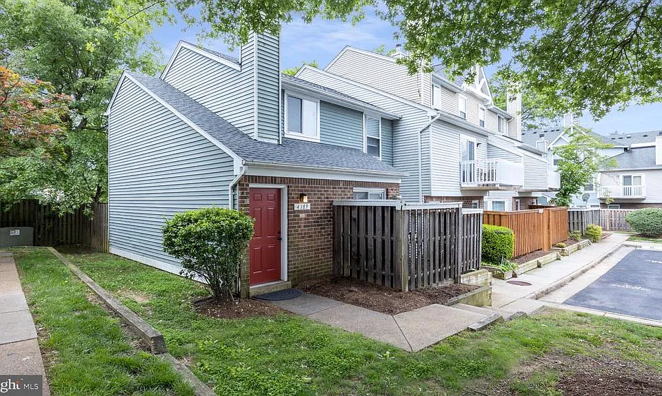 4389 Pembrook Village Dr #83
