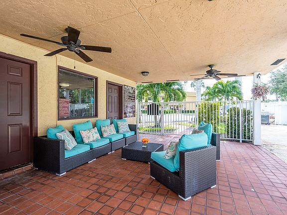 4th image of 1215 SE Glenwood Dr #1155-8
