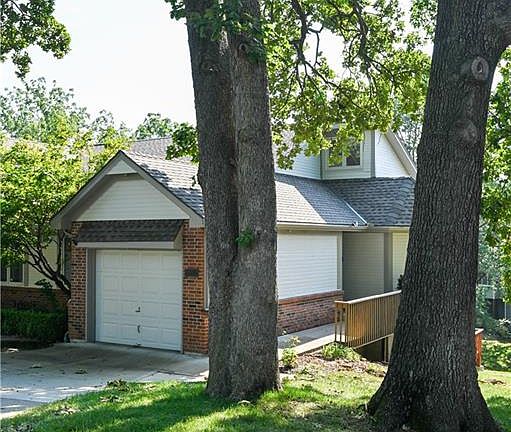 5th image of 2907 Cedar Crest Dr APT B
