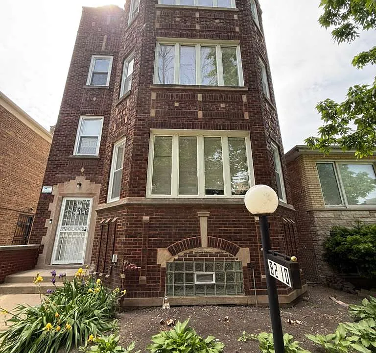 8210 S Marshfield Ave #2