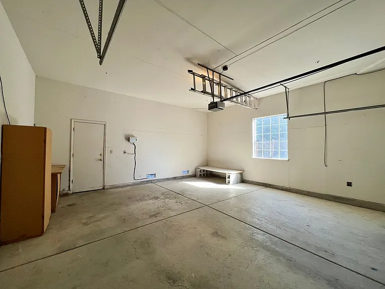 2160 Camenson St — Photo 21