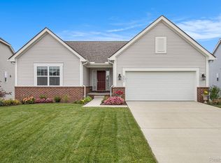 8257 Carston Ln, Brighton, MI