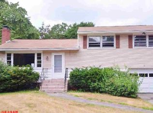 25 Circle Dr, Hyde Park, NY 12538