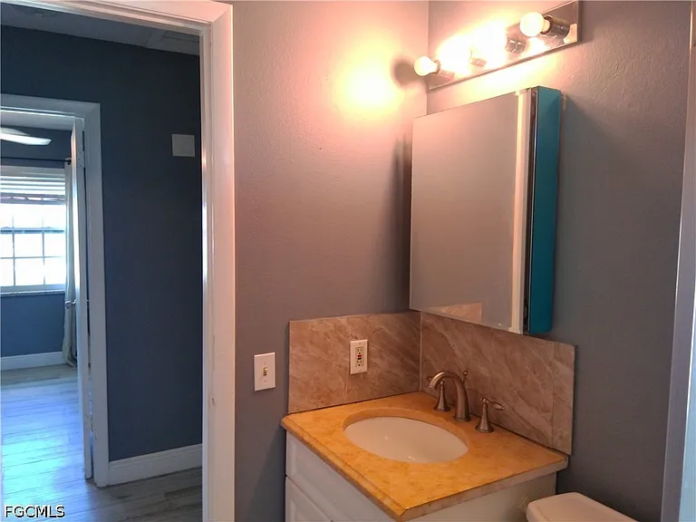 893 Iris Dr — Photo 14