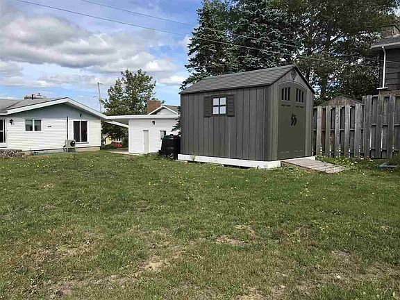 3rd image of 14 Crandall Dr