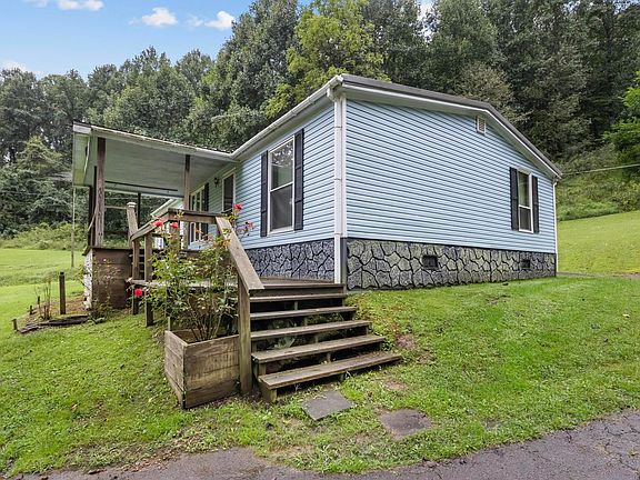 3rd image of 75 Hunters Pen Dr