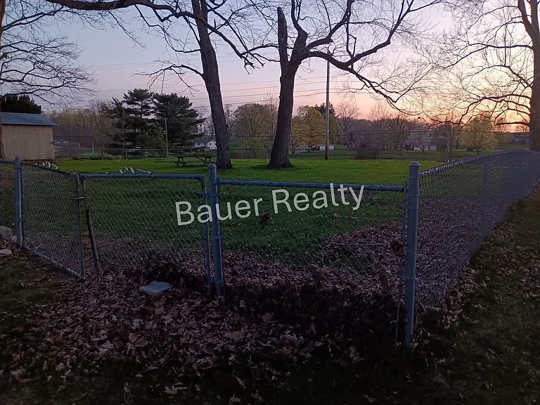 844 Lake Dr — Photo 4