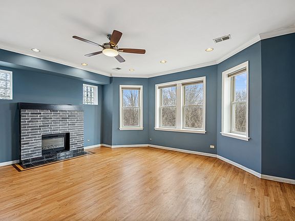 2nd image of 4852 N Sacramento Ave #3