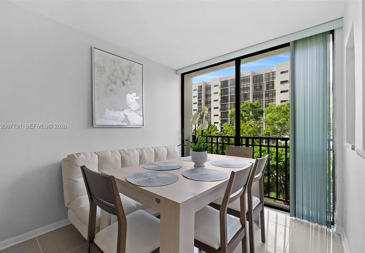 Plaza Of Americas Condo P — Photo 1