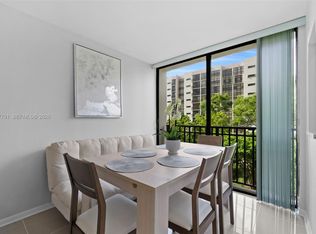 17021 N Bay Rd APT 425, Sunny Isles Beach, FL 33160
