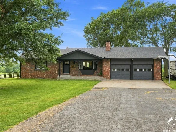 1011 Elm St, Oskaloosa, KS 66066