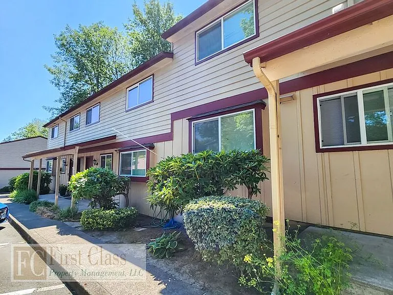 9555 SW Hall Blvd #4 — Photo 17