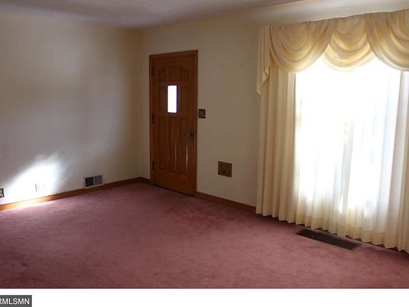 3rd image of 634 7th Ave S