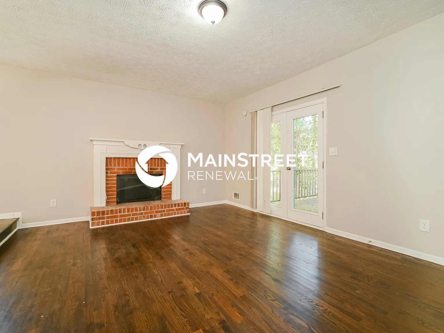801 Redland Dr — Photo 3