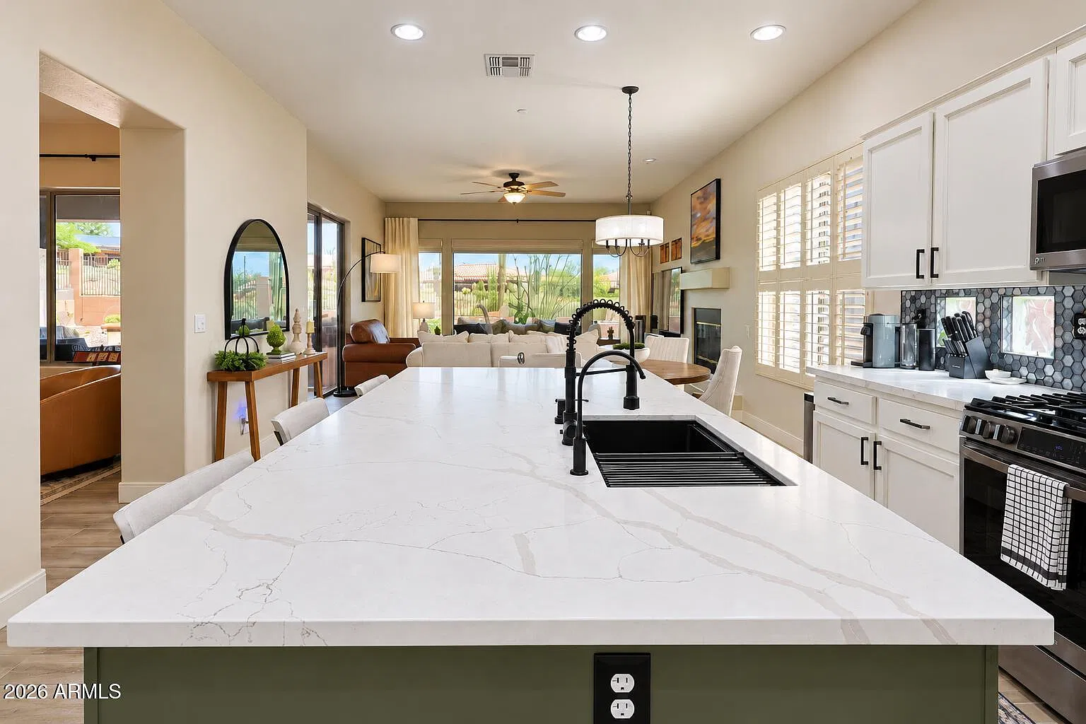3 bed, 2.5 bath, 2661 sqft, $2,700 — Photo 3