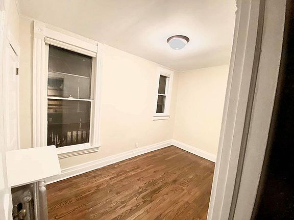 3rd image of 616 S Highland Ave