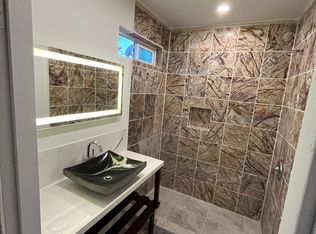 1325 K St APT 5, Bakersfield, CA 93301