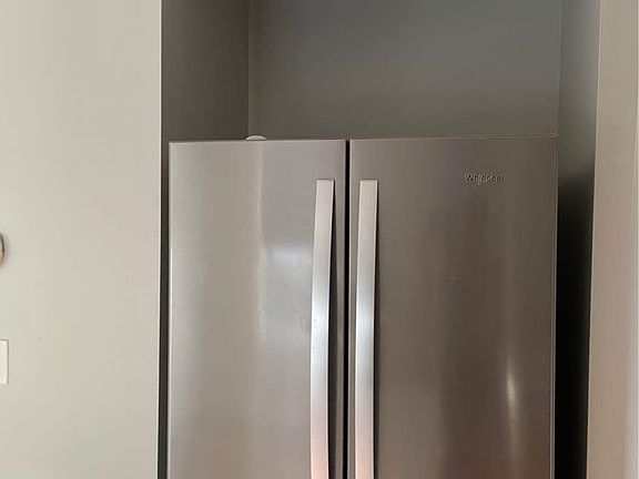 5th image of 834 Naugatuck Ave #2