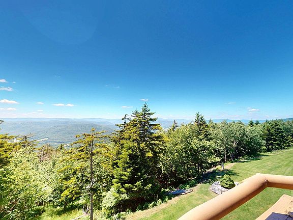 2nd image of 306D Summit