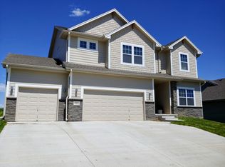 10421 S 110th St, Papillion, NE 68046