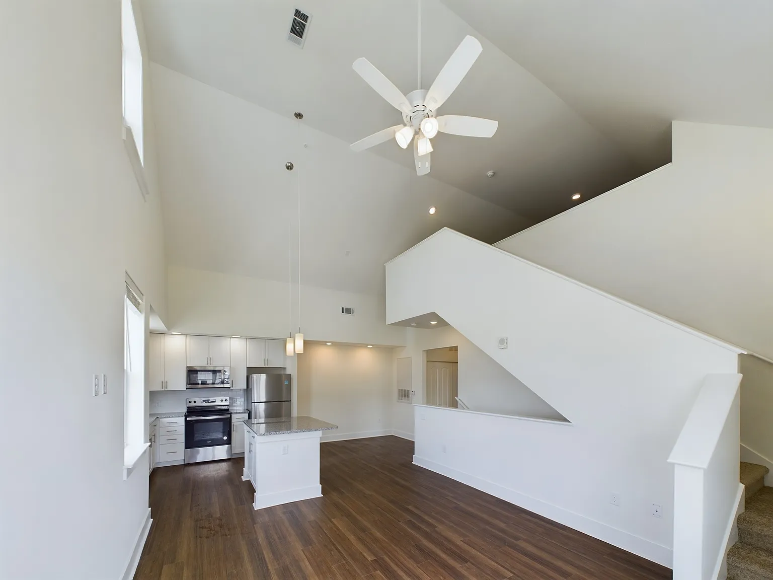 1 bed, 1112 sqft, $2,019 — Photo 1
