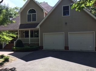 2250 Haywaters Rd, Cutchogue, NY 11935