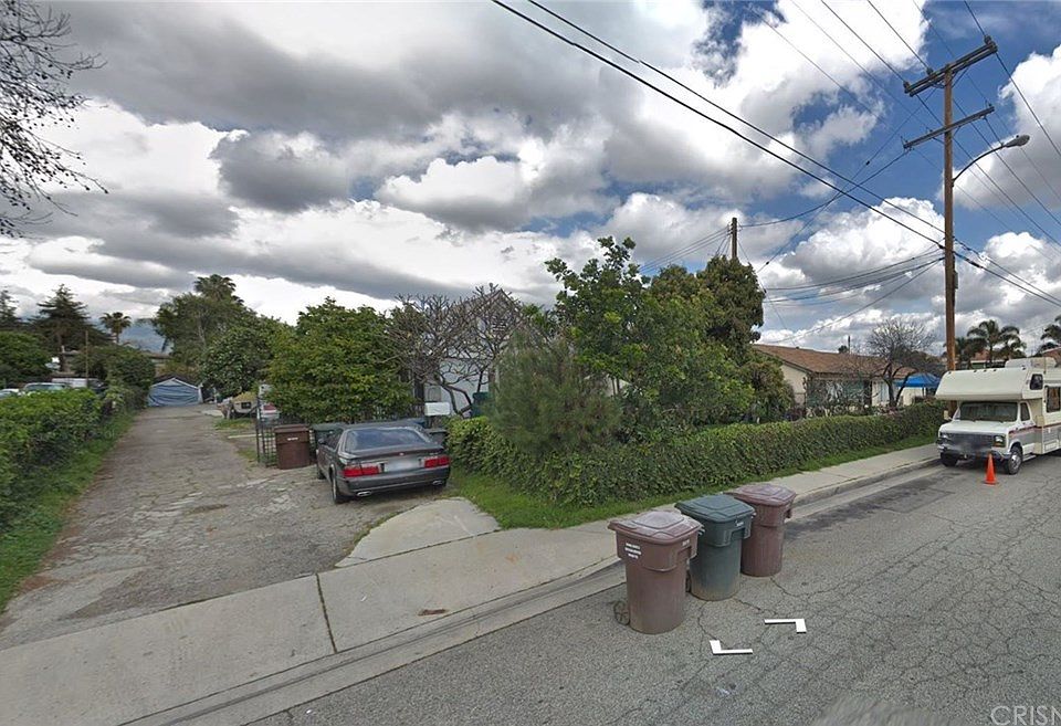 2nd image of 9735 Whitmore St