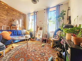 Rented by RELEASE NY