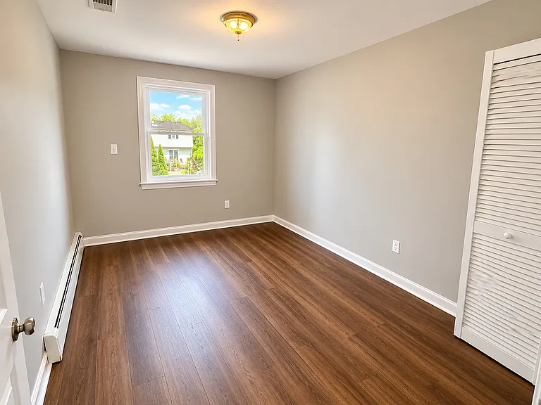2829 Amboy Rd #1 — Photo 11