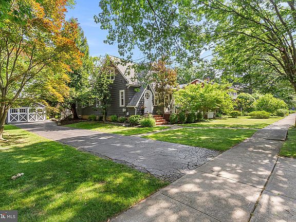 2nd image of 105 Laning Ave