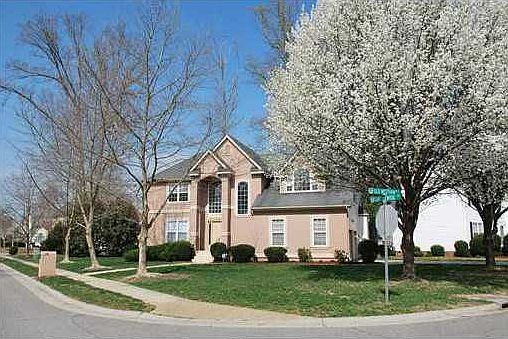 1st image of 6705 Castlewood Cir