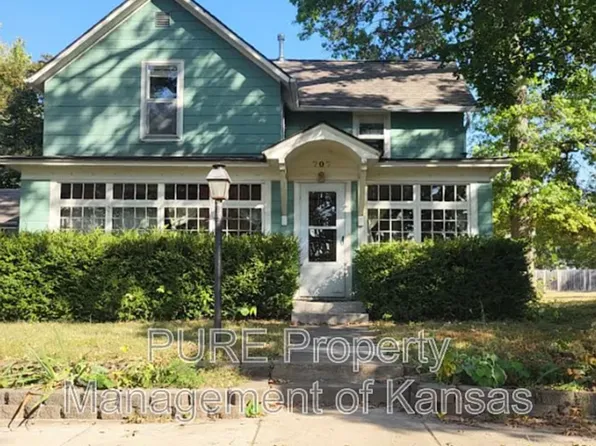 707 Liberty St, Oskaloosa, KS 66066