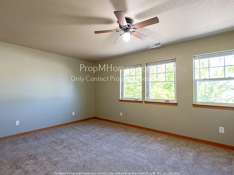 2611 SE 105th Ave — Photo 7