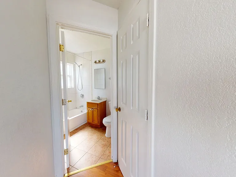 2515 10th ave — Photo 157