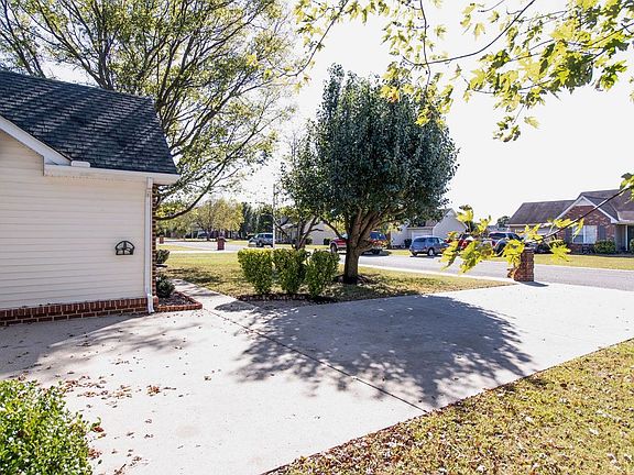 4th image of 2716 Enfield Dr