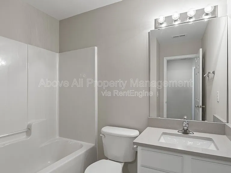 400 Berlin Way — Photo 31