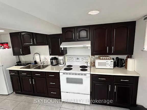 2nd image of 8 Runnymede Rd