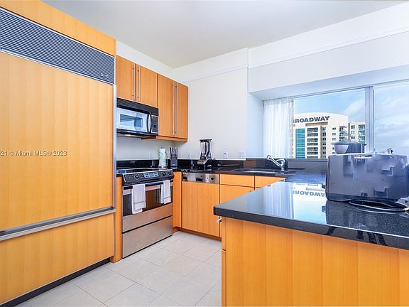 2nd image of 1435 Brickell Ave #3112