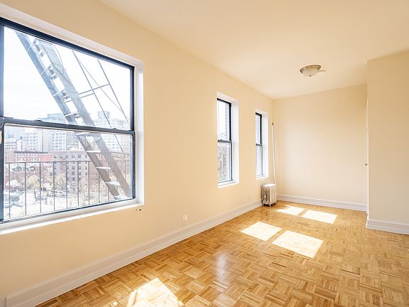 5th image of 260 6th Ave #31