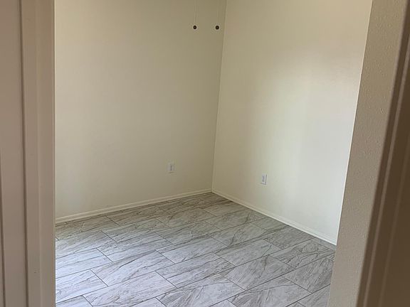4th image of 1323 E Millett Ave