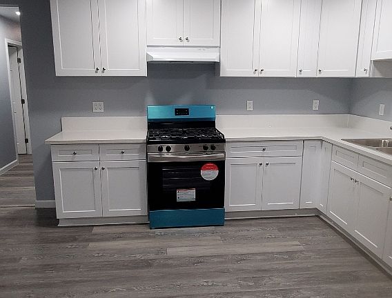 2nd image of 9720 Flower St #9720