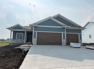 125 S Seven Oaks Rd, Northliberty, IA 52317