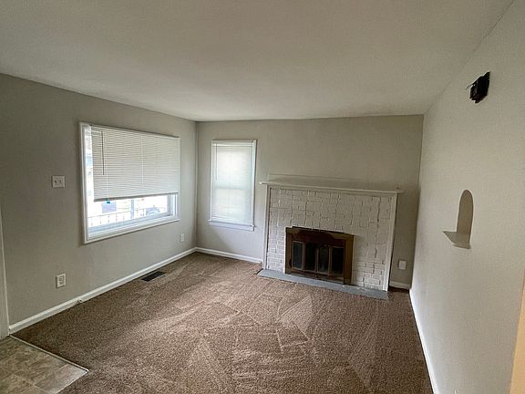2nd image of 3336 Hovey St