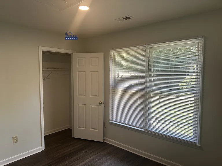 7528 Claymont Dr — Photo 16