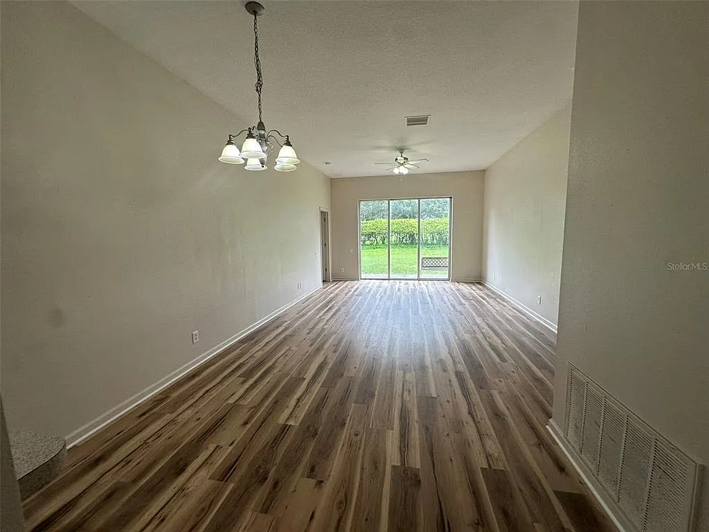 4 bed, 2.0 bath, 1604 sqft, $1,950 — Photo 2