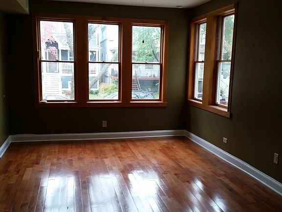 2nd image of 2253 W Berwyn Ave #1