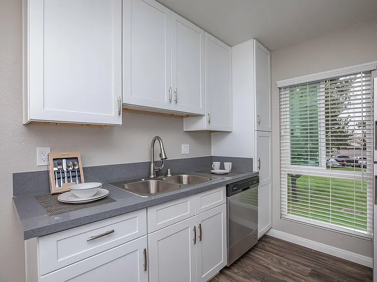 Peartree Apartments — Photo 46
