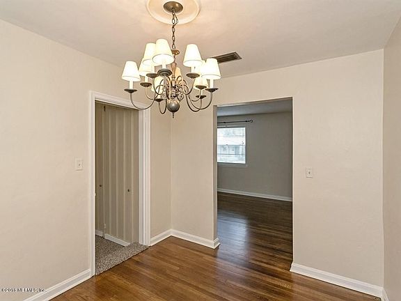 5th image of 4642 Redwood Ave